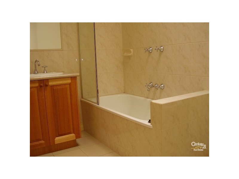 4/17 Maroo Street, Hughesdale VIC 3166