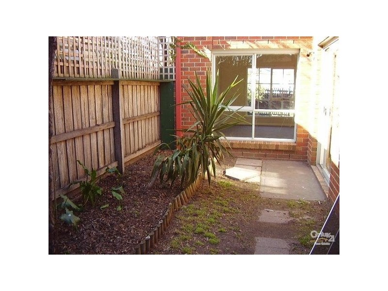 1/94 Truganini Road, Carnegie VIC 3163