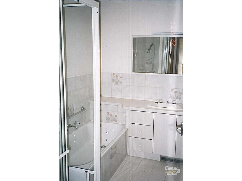 2/30 Rosella Street, Murrumbeena VIC 3163