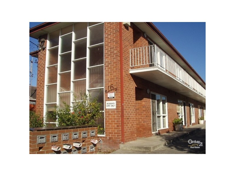 5/16 Kokaribb, Carnegie VIC 3163