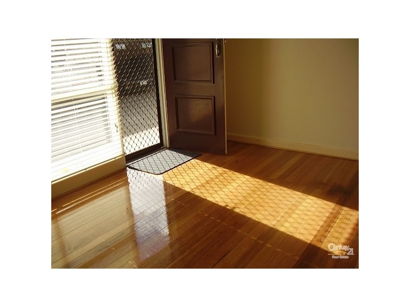 5/16 Kokaribb, Carnegie VIC 3163