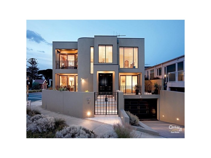 55 Beach Road, Hampton VIC 3188