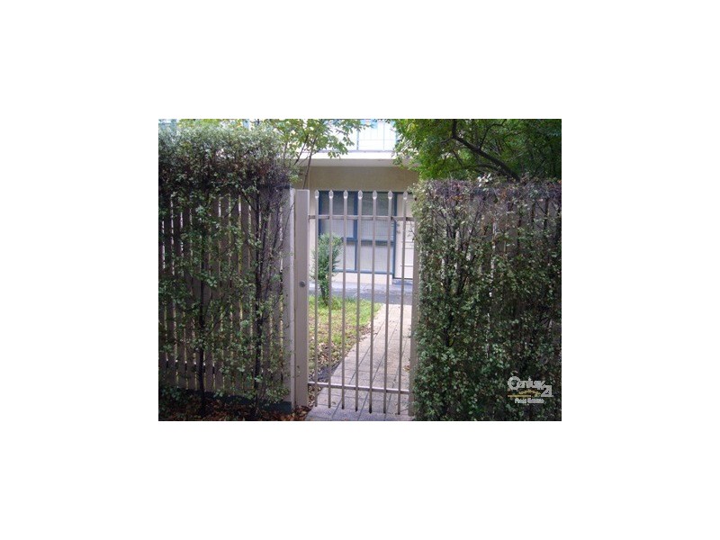 3/50 Lillimur Road, Ormond VIC 3204