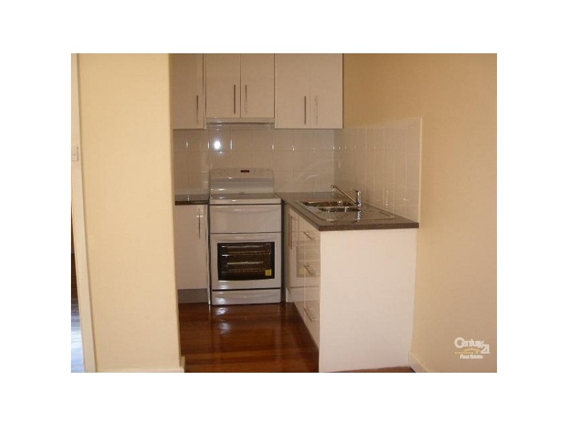 1/16 Kokaribb Road, Carnegie VIC 3163