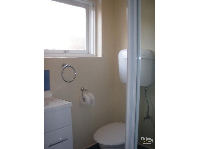 1/16 Kokaribb Road, Carnegie VIC 3163