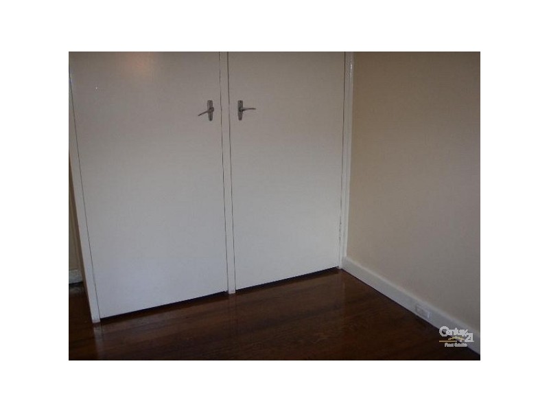 1/16 Kokaribb Road, Carnegie VIC 3163