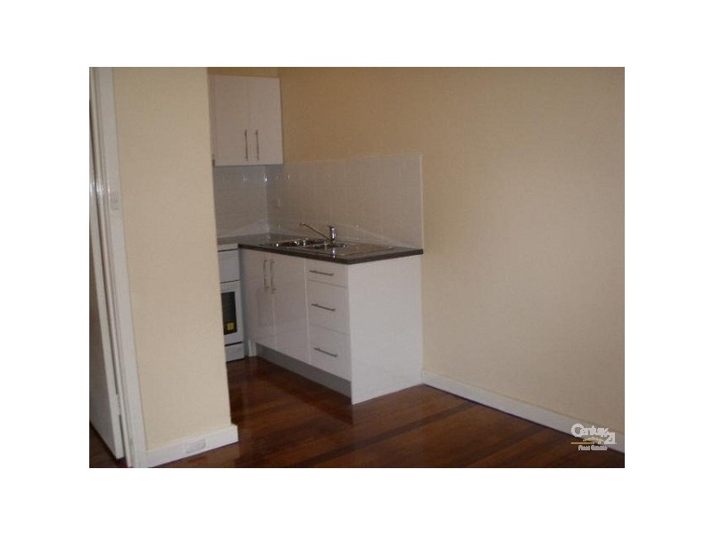 1/16 Kokaribb Road, Carnegie VIC 3163