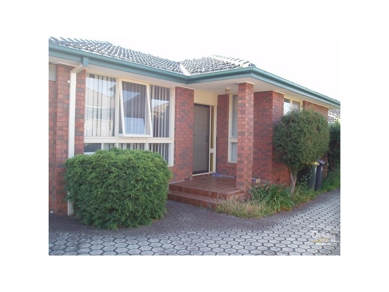 2/30 Woornack Road, Carnegie VIC 3163