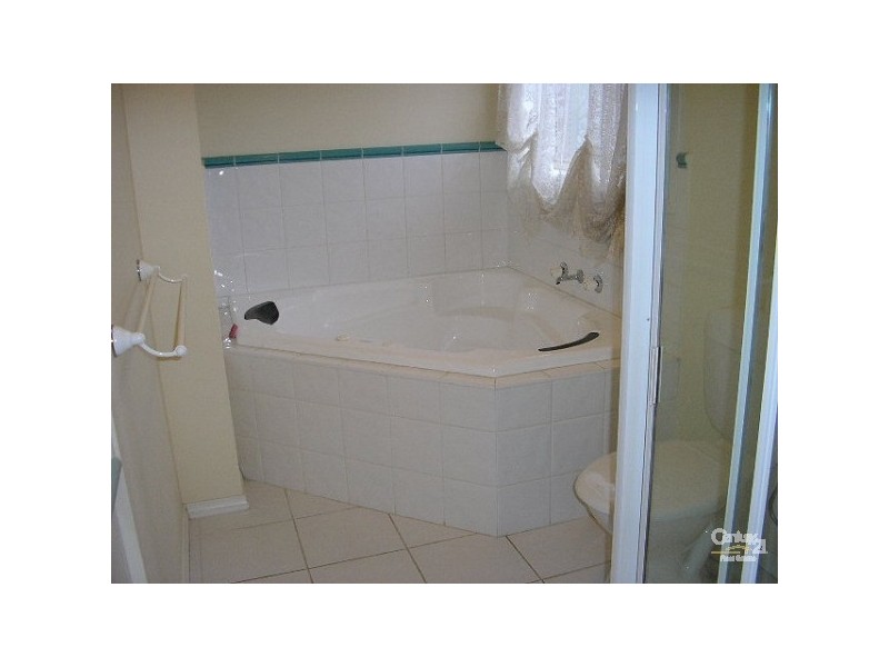 8a Irving Avenue, Carnegie VIC 3163