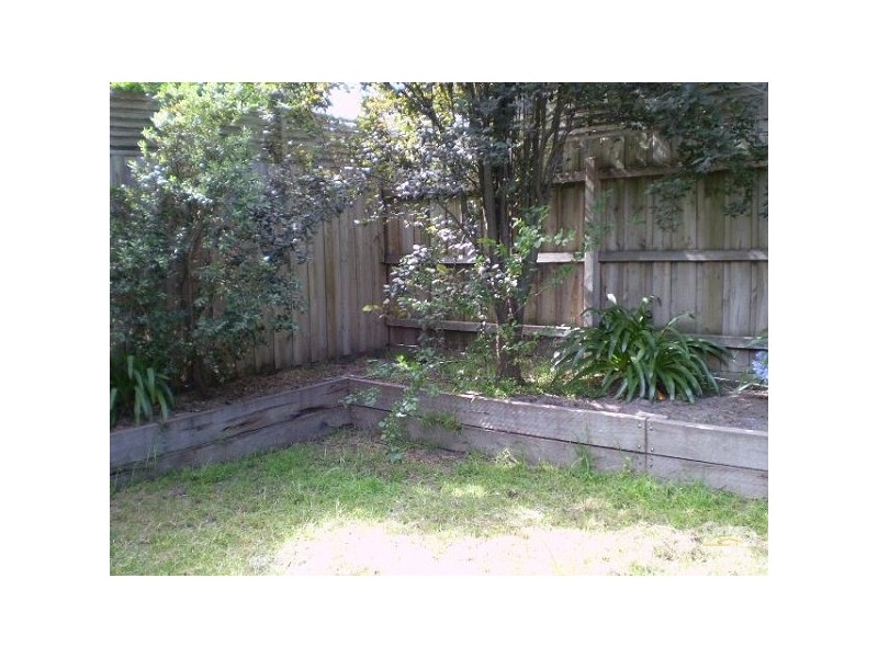 8a Irving Avenue, Carnegie VIC 3163