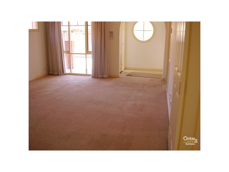 4/17 Maroo, Hughesdale VIC 3166