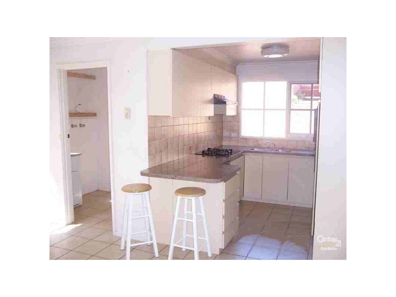 4/64 Lilimur Road, Ormond VIC 3204