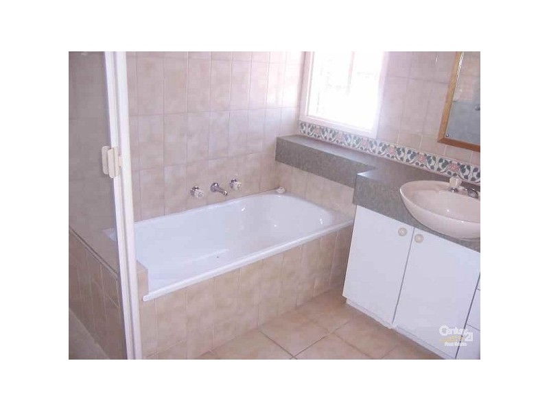 4/64 Lilimur Road, Ormond VIC 3204