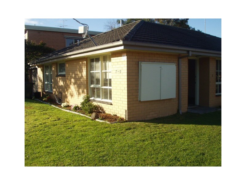 1/7  Gnarwyn Road, Carnegie VIC 3163