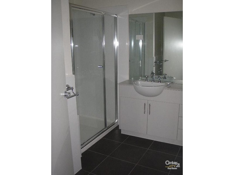 1/329 Neerim Road, Carnegie VIC 3163