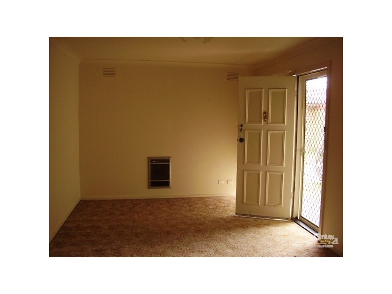 8/28 Coorigil Road, Carnegie VIC 3163