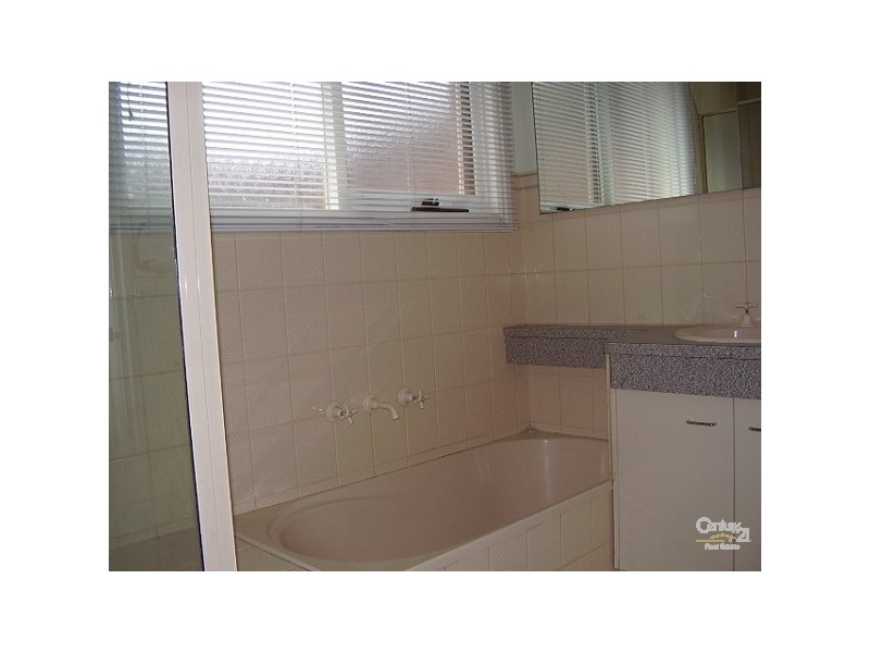 1/11 Woodville Avenue, Glen Huntly VIC 3163