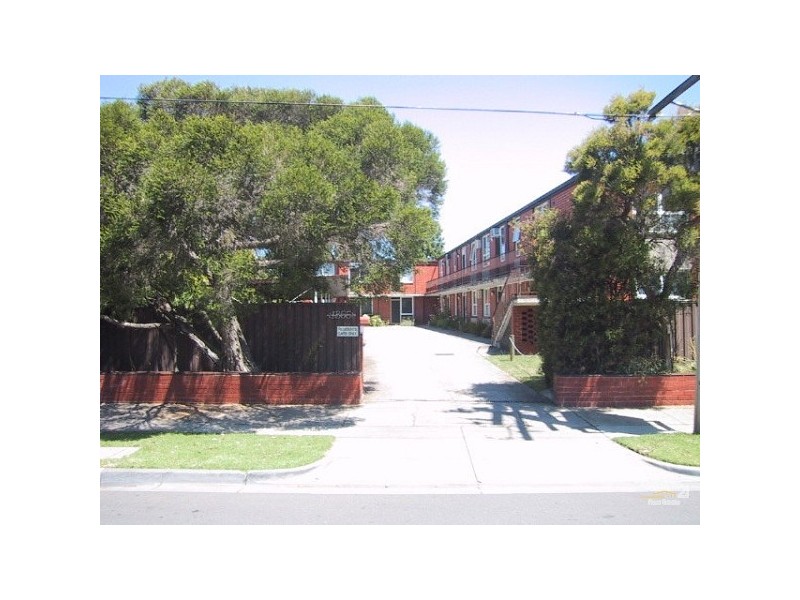 1/1366 Dandenong Road, Oakleigh VIC 3166