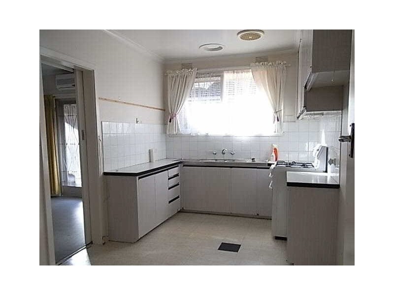 2/10  Weeroona Road, Murrumbeena VIC 3163