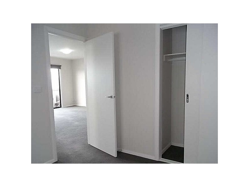 8/329 Neerim Road, Carnegie VIC 3163