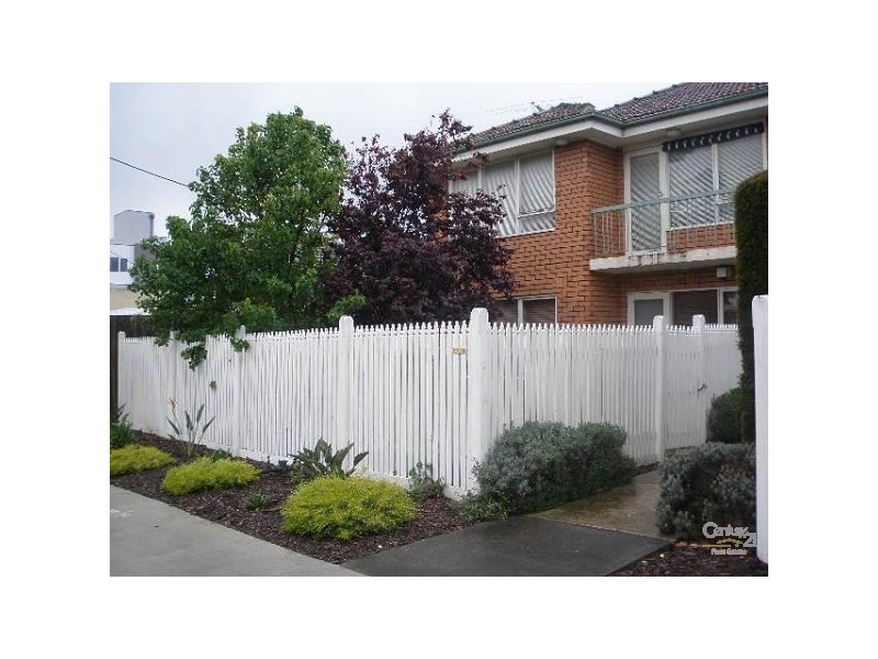 1/19A Truganini Road, Carnegie VIC 3163