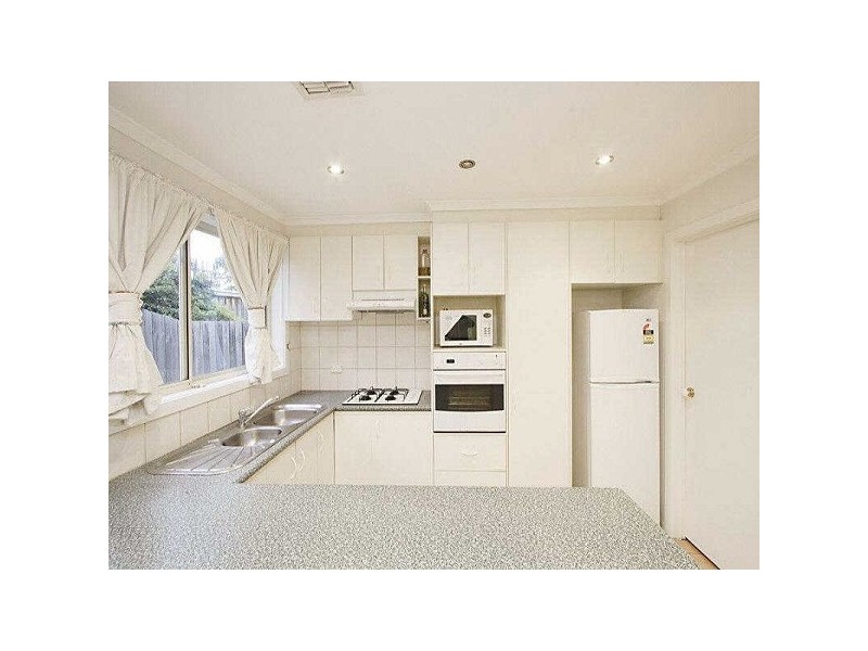 9  Elmtree Terrace, Chadstone VIC 3148