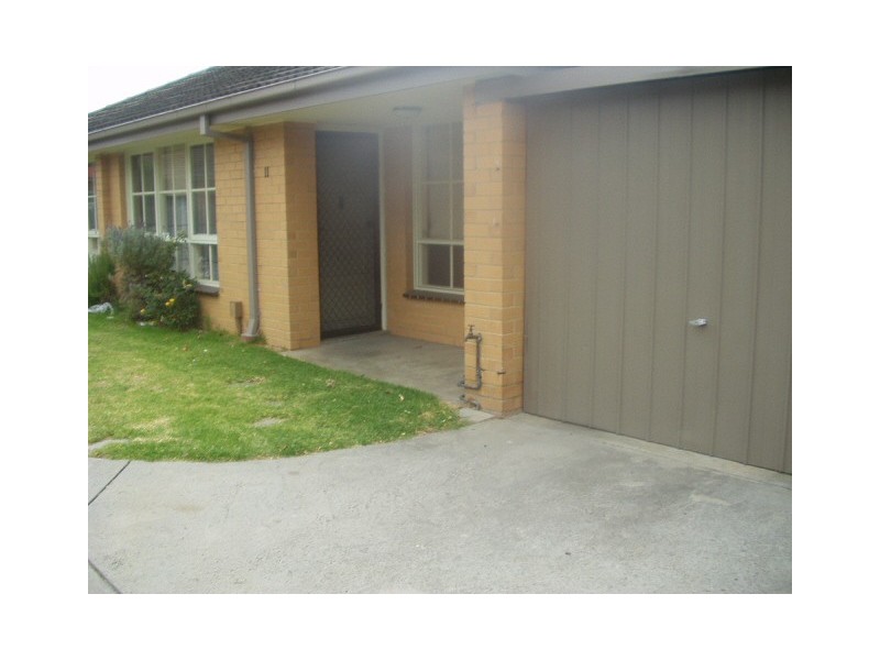 11/7  Gnarwyn Road, Carnegie VIC 3163