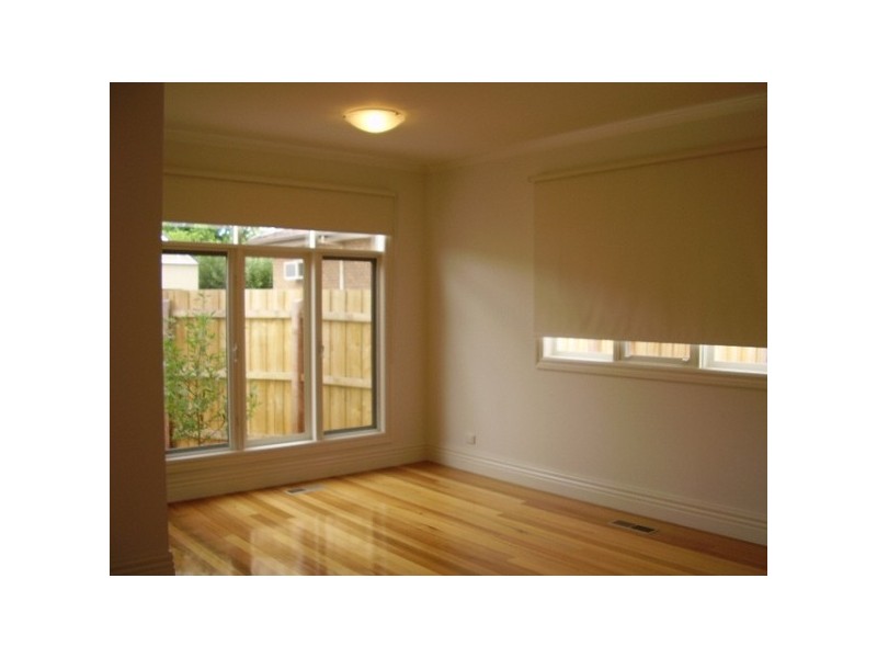 1/24  Paget Street, Hughesdale VIC 3166