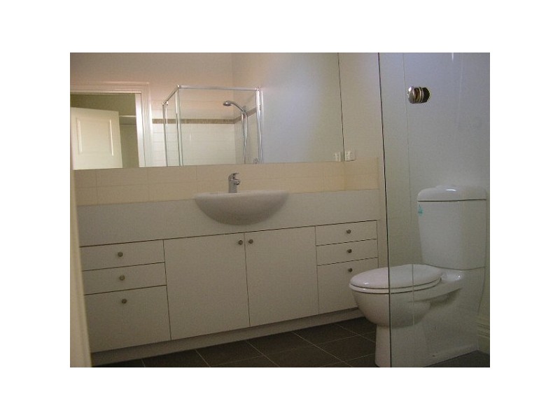 1/24  Paget Street, Hughesdale VIC 3166