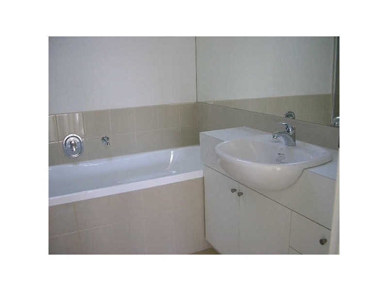 1/24  Paget Street, Hughesdale VIC 3166