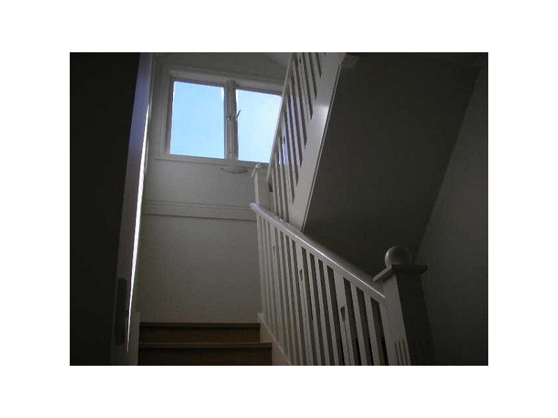 1/24  Paget Street, Hughesdale VIC 3166