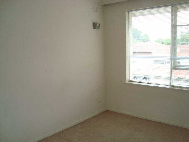 8/23  Brisbane Street, Murrumbeena VIC 3163