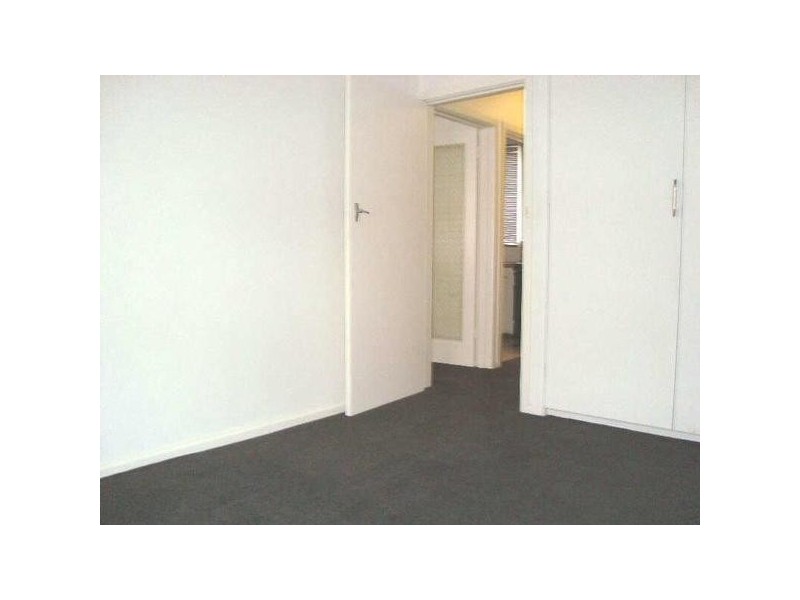 6/16  The Avenue, Balaclava VIC 3183