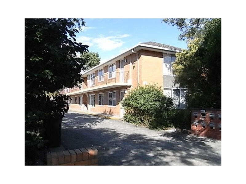 1/4  Walnut Street, Carnegie VIC 3163