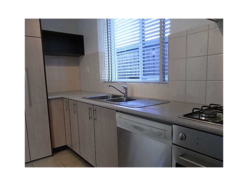 1/4  Walnut Street, Carnegie VIC 3163