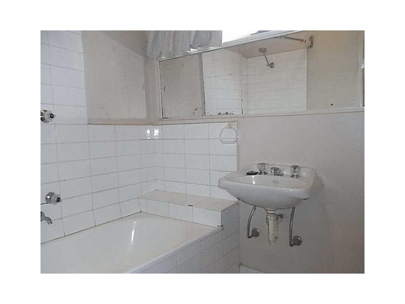 8/24  Dunoon Street, Murrumbeena VIC 3163