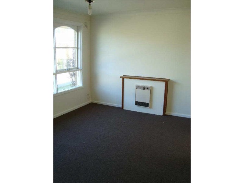 9/28  Coorigil Road, Carnegie VIC 3163