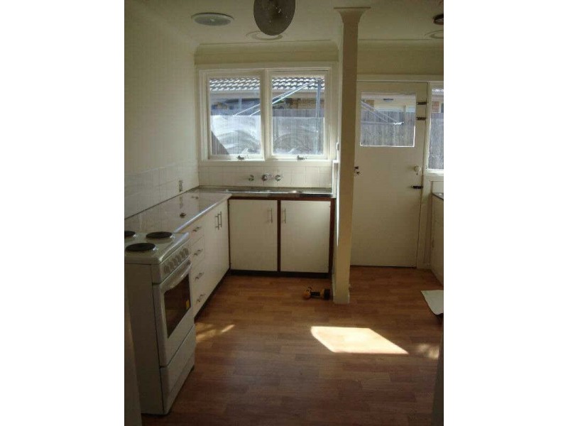 9/28  Coorigil Road, Carnegie VIC 3163