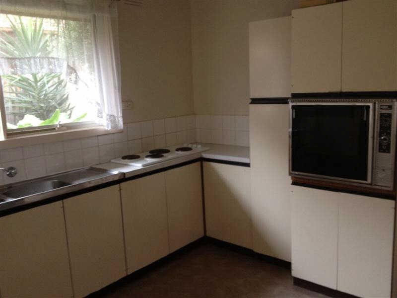 1/28  Coorigil Road, Carnegie VIC 3163