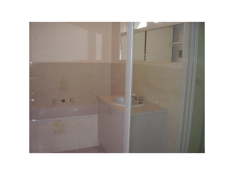 2/17 Melton Avenue, Carnegie VIC 3163