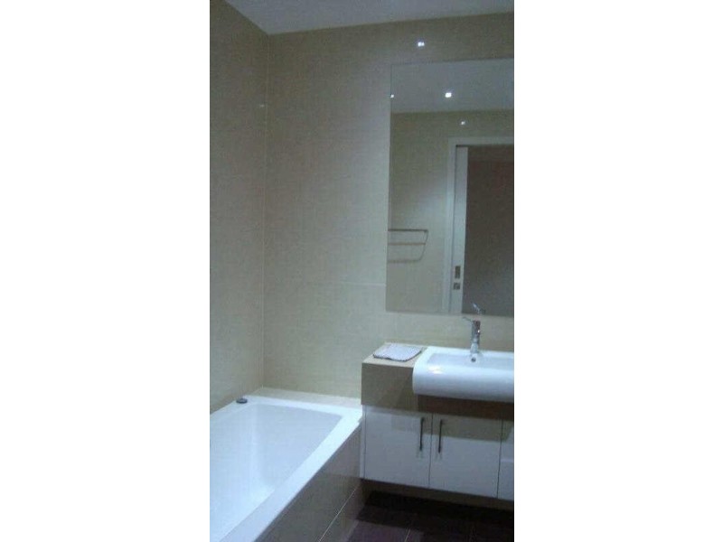 2/11 Grandview Grove, Carnegie VIC 3163