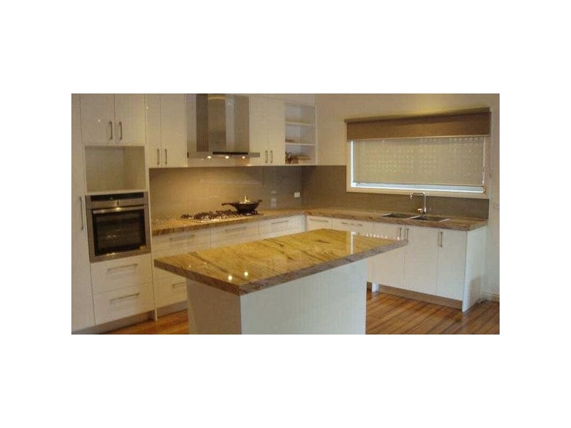 2/11 Grandview Grove, Carnegie VIC 3163