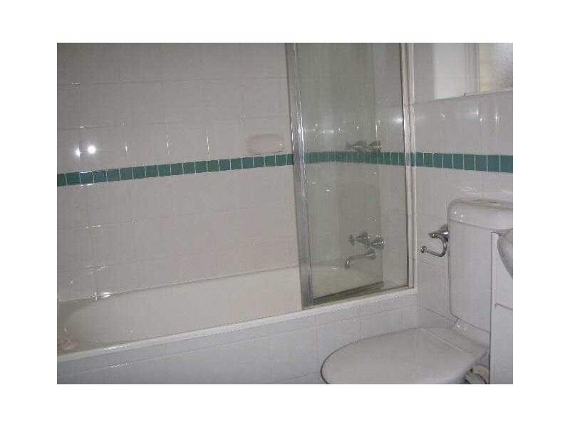 9/67  Coorigil Road, Carnegie VIC 3163