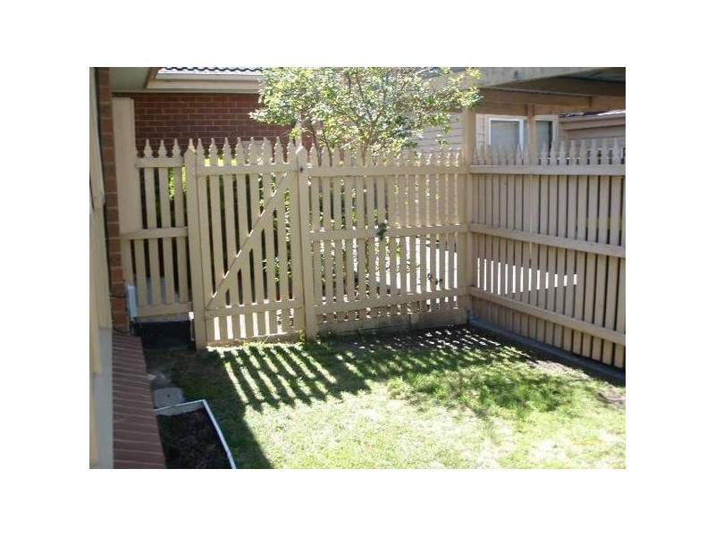 2/160 Oakleigh Road, Carnegie VIC 3163