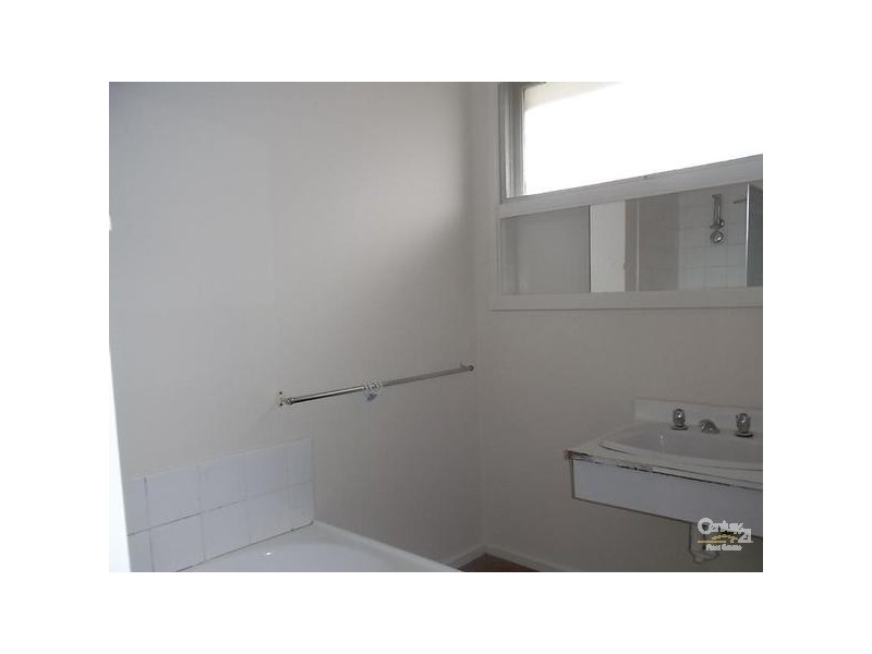 1/26 Warren Road, Cheltenham VIC 3192