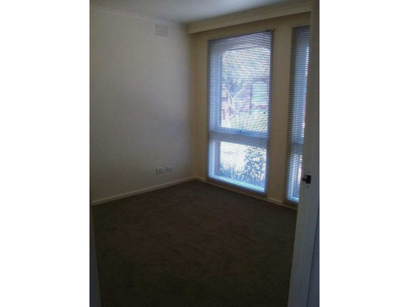 8/27  Coorigil Road, Carnegie VIC 3163