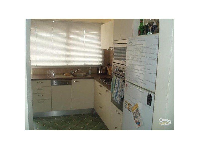 8/27 Coorigil Road, Carnegie VIC 3163