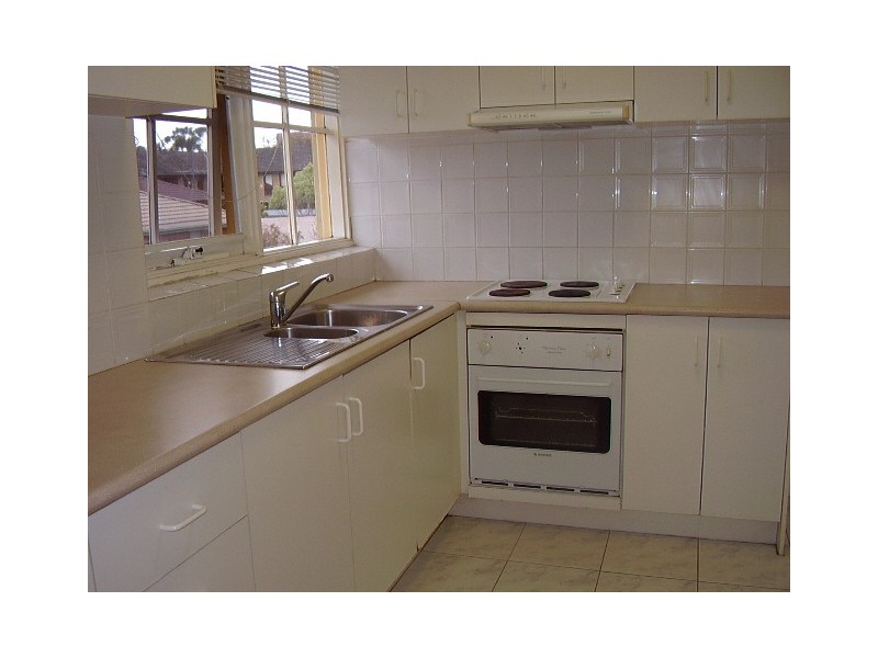 10/27  Beena Avenue, Carnegie VIC 3163