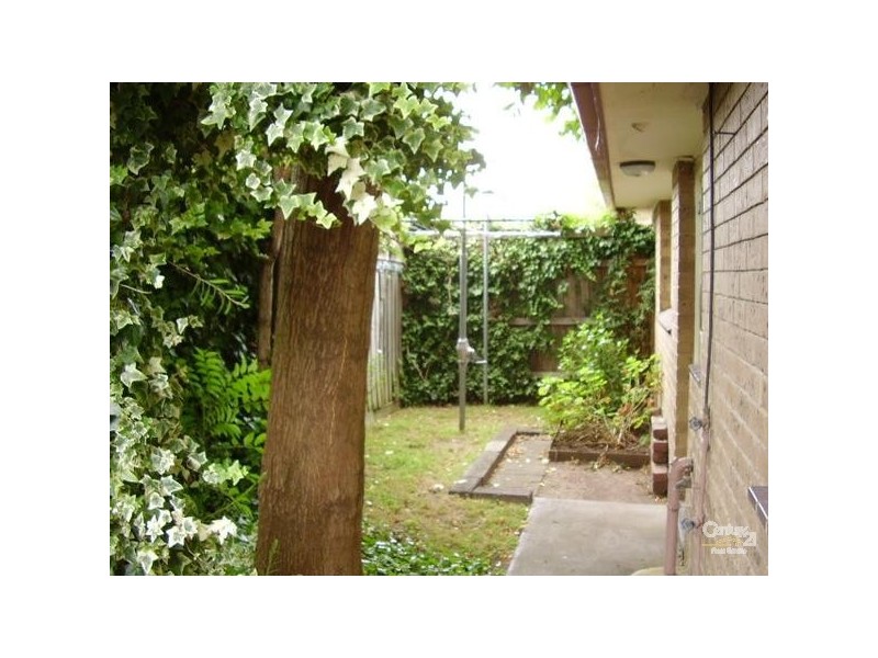 8/28 Coorigil Road, Carnegie VIC 3163