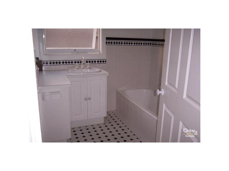 19 Brine Street, Hughesdale VIC 3166